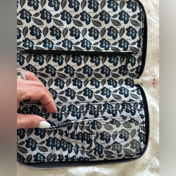 Vera Bradley RFID On theGo Wristlet Bradford Plaid Performance Twill Floral Gray - Picture 5 of 5